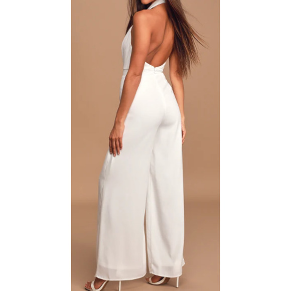 LULU'S XS Gift White Halter Wide-Leg Jumpsuit NEW B155 - Picture 2 of 12